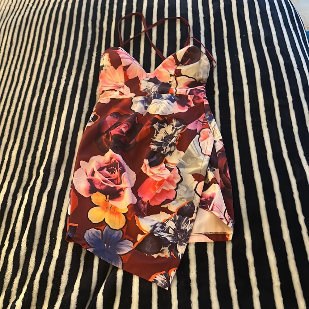 NWOT ASOS Ginger Fizz Tropical Print Asymmetrical Slit Dress Size 6